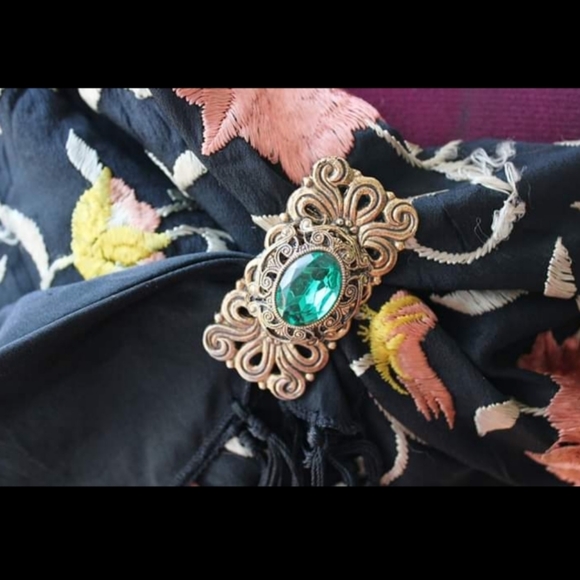 Vintage Emerald Green Art Nouveau Brooch Pin - Picture 1 of 4